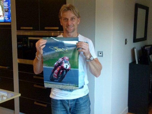 Carl Fogarty signed world superbike photo memorabilia ducati