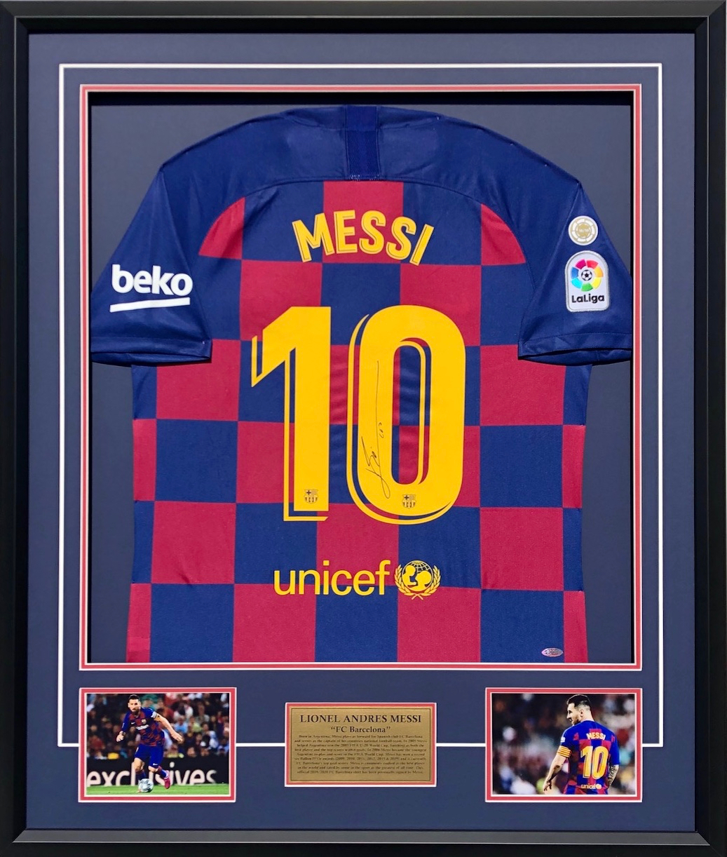 messi signed photo