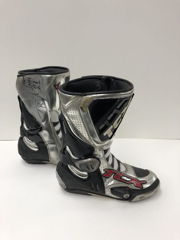 Troy Bayliss signed 2008 World SBK TCX Boots worn memorabilia collectibles