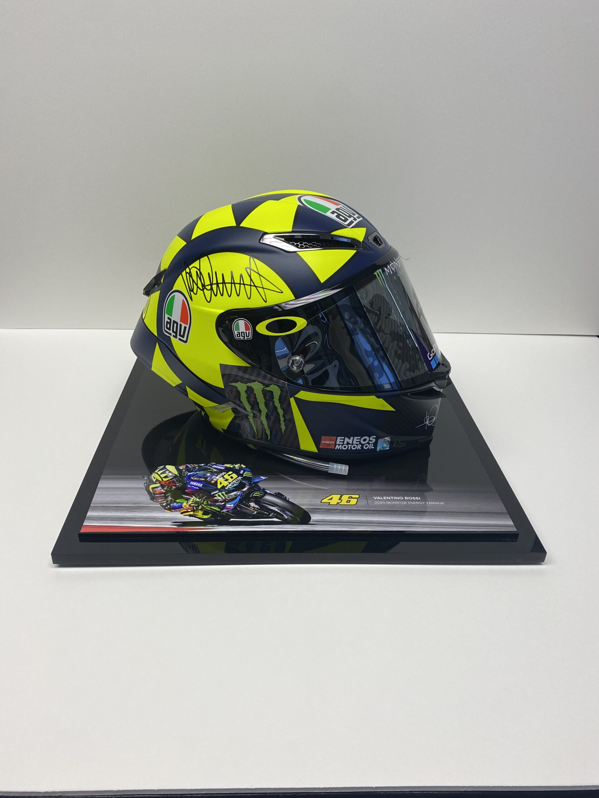 geluk Behoefte aan ondersteboven Valentino Rossi 2020 Sole Luna Helmet - Autographed Collectables
