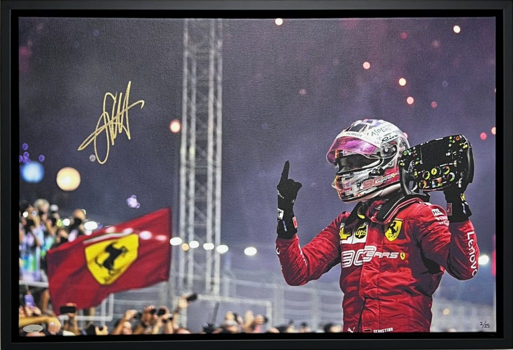 Sebastian Vettel 直筆サイン入りフォト 2019 Sebastian Vettel 2019 Singapore Victory Canvas - Autographed